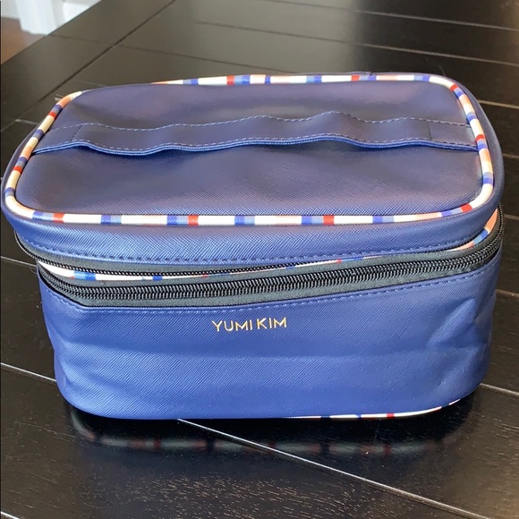 YUMI KIM Training Case - Picture 2 of 6